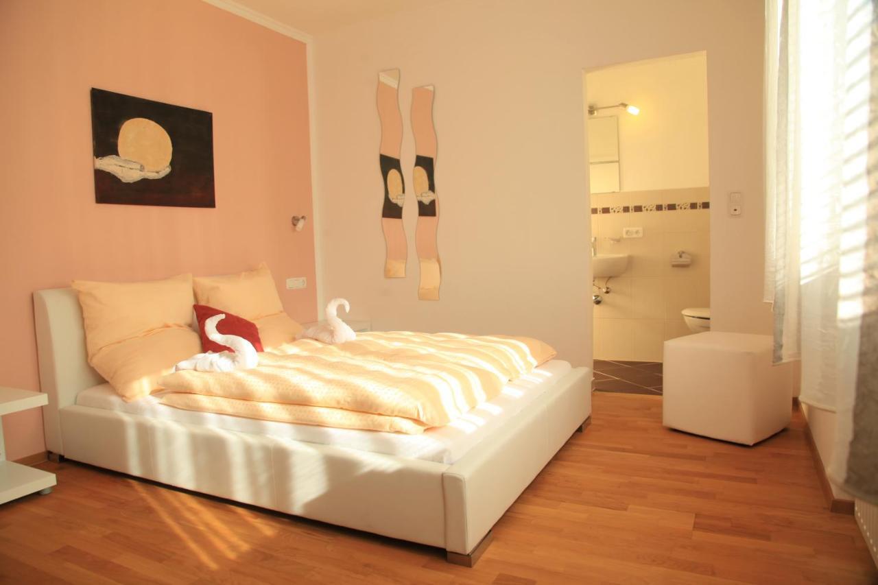 Viktoria Apartment *